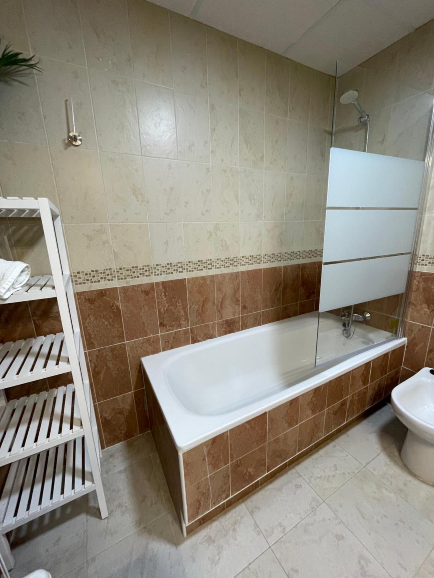 Piso En El Centro De Huelva Silencioso Y Con Gran Patio, Calle La Paz Εξωτερικό φωτογραφία